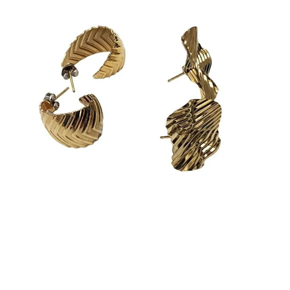 Vintage 60s-70s Textured Stud Earrings Set of Two Gold Tone - Picture 3 of 3